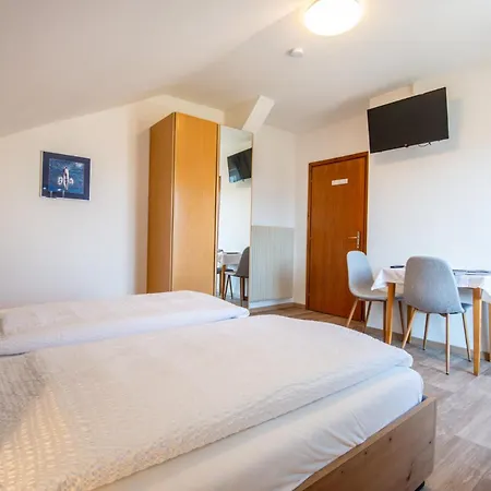 Strengen Guesthouse-2